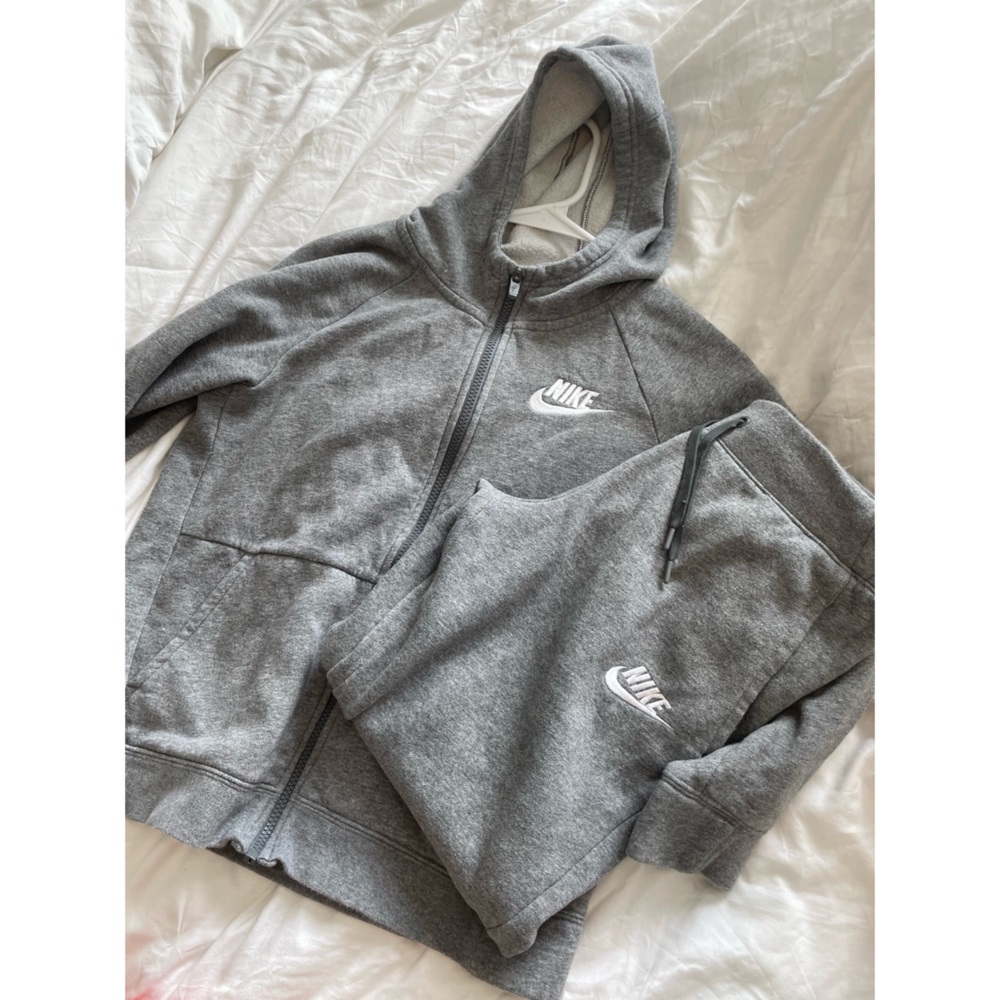 Boys size Large Nike Sweatsuit